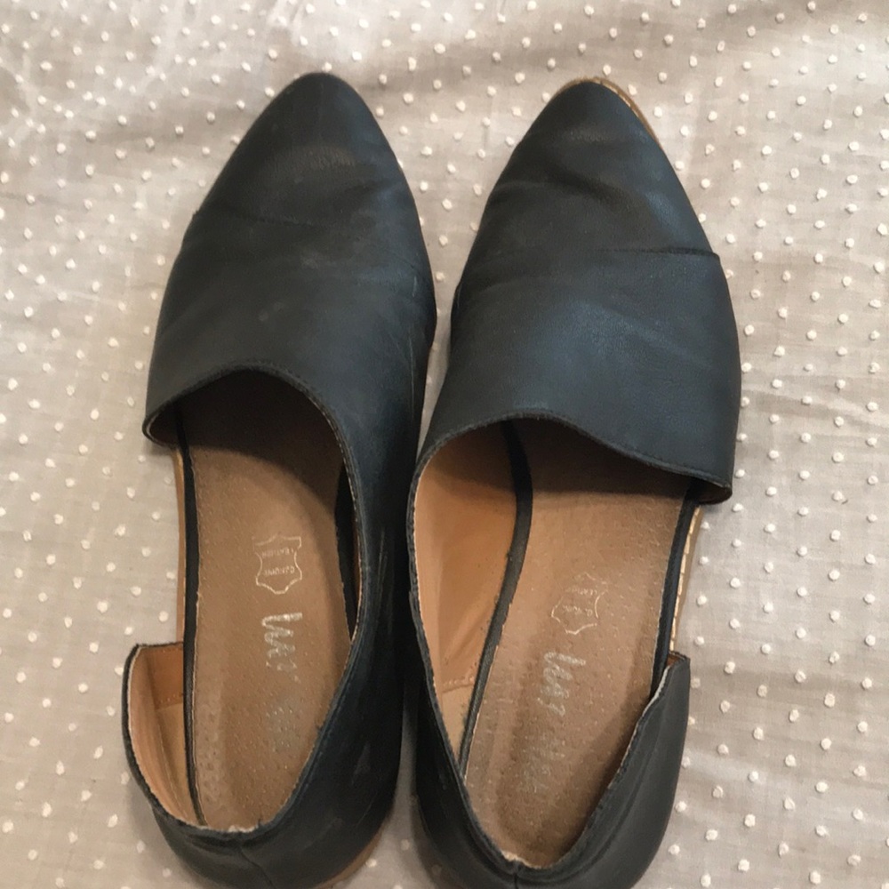 Cut out pointy shoes